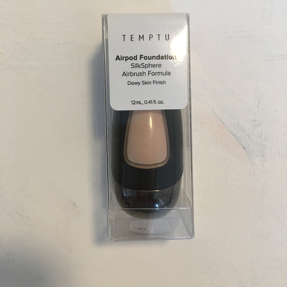 Temptu AirPod Foundation